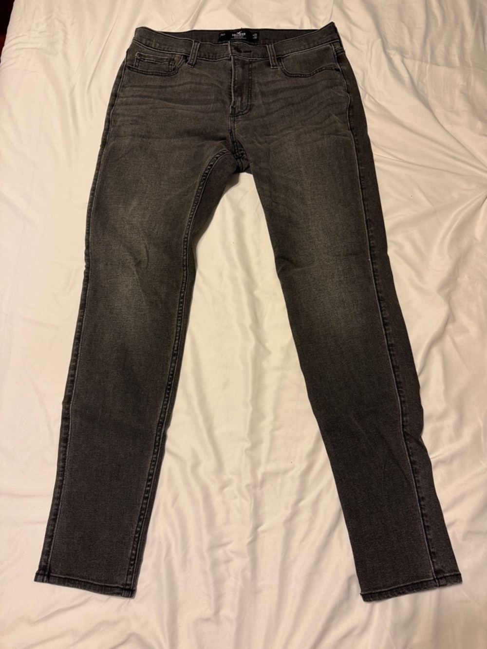 Hollister Men's Super Skinny Jeans in Washed Black